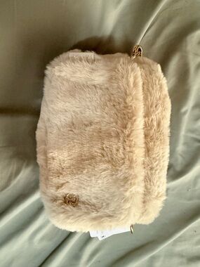 Lululemon Everywhere Crossbody Plush fleece Bag